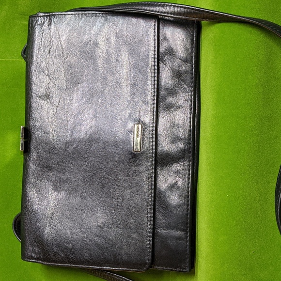 Perlina Handbags - Perlina Black Leather Organizer Crossbody Bag With Adjustable Strap EUC